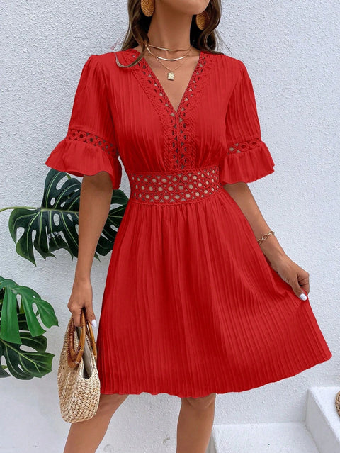Splicing lace fashion V-neck waist solid color dress m300990