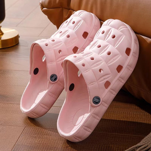 Summer DIY hole shoes for women wearing on the outside with a feeling of stepping on feces, thick soles, anti slip, and odor resistant shoes m5010562